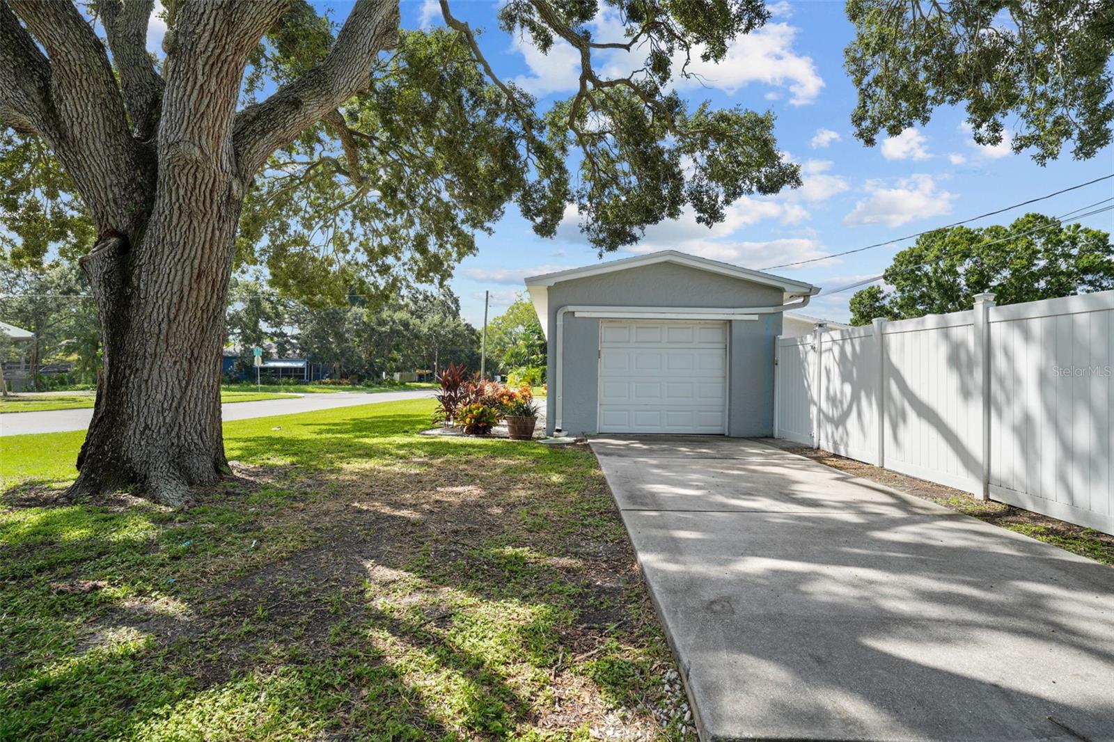 281 38TH AVE NE, ST PETERSBURG, FL, 33704