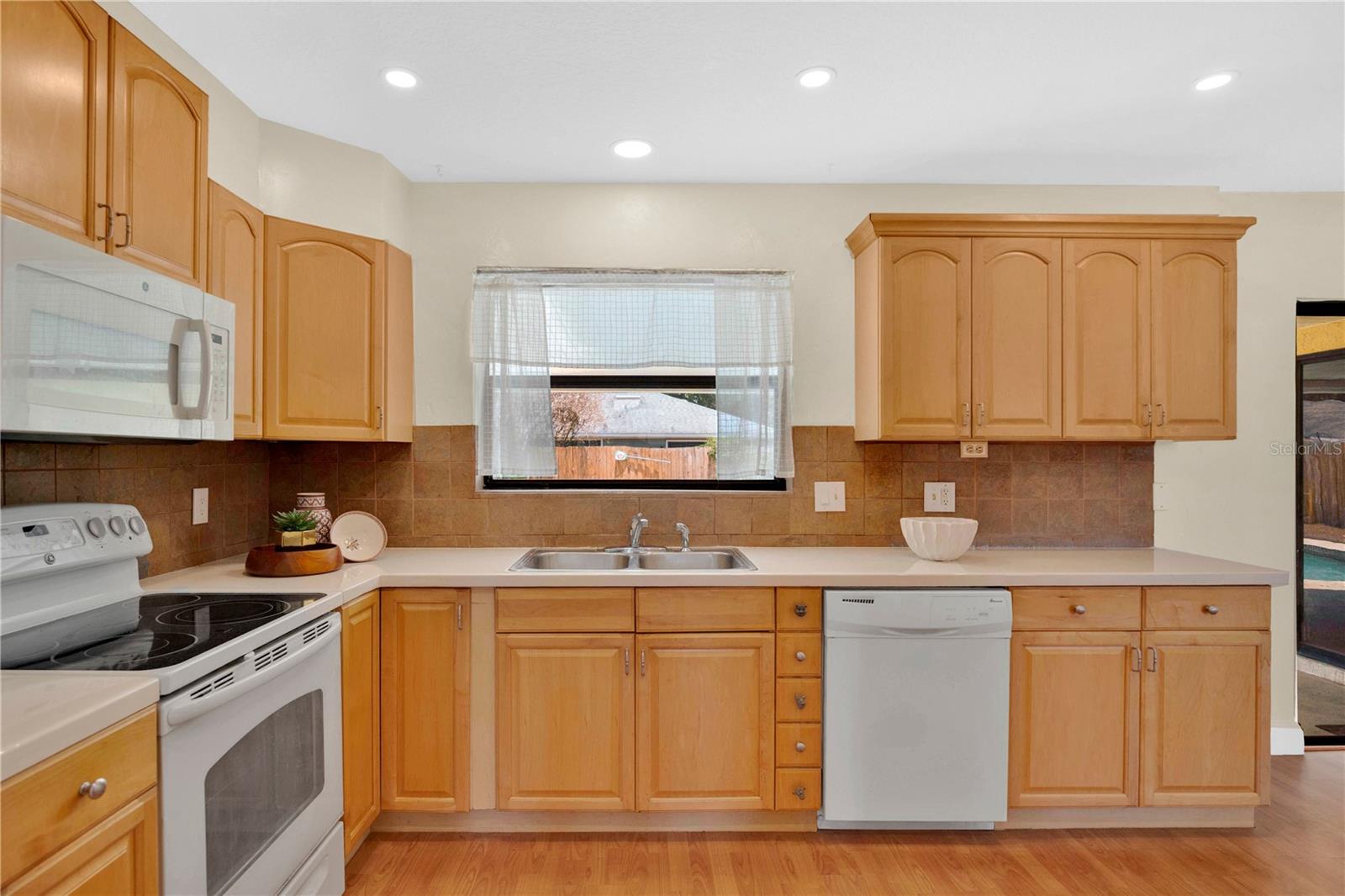 7437 BURNWAY DR, ORLANDO, FL, 32819