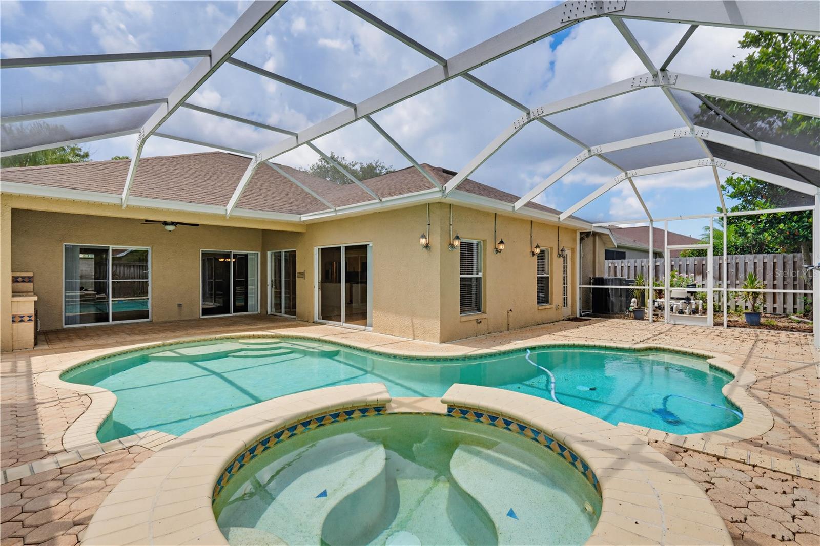 10115 KINGSBRIDGE AVE, TAMPA, FL, 33626