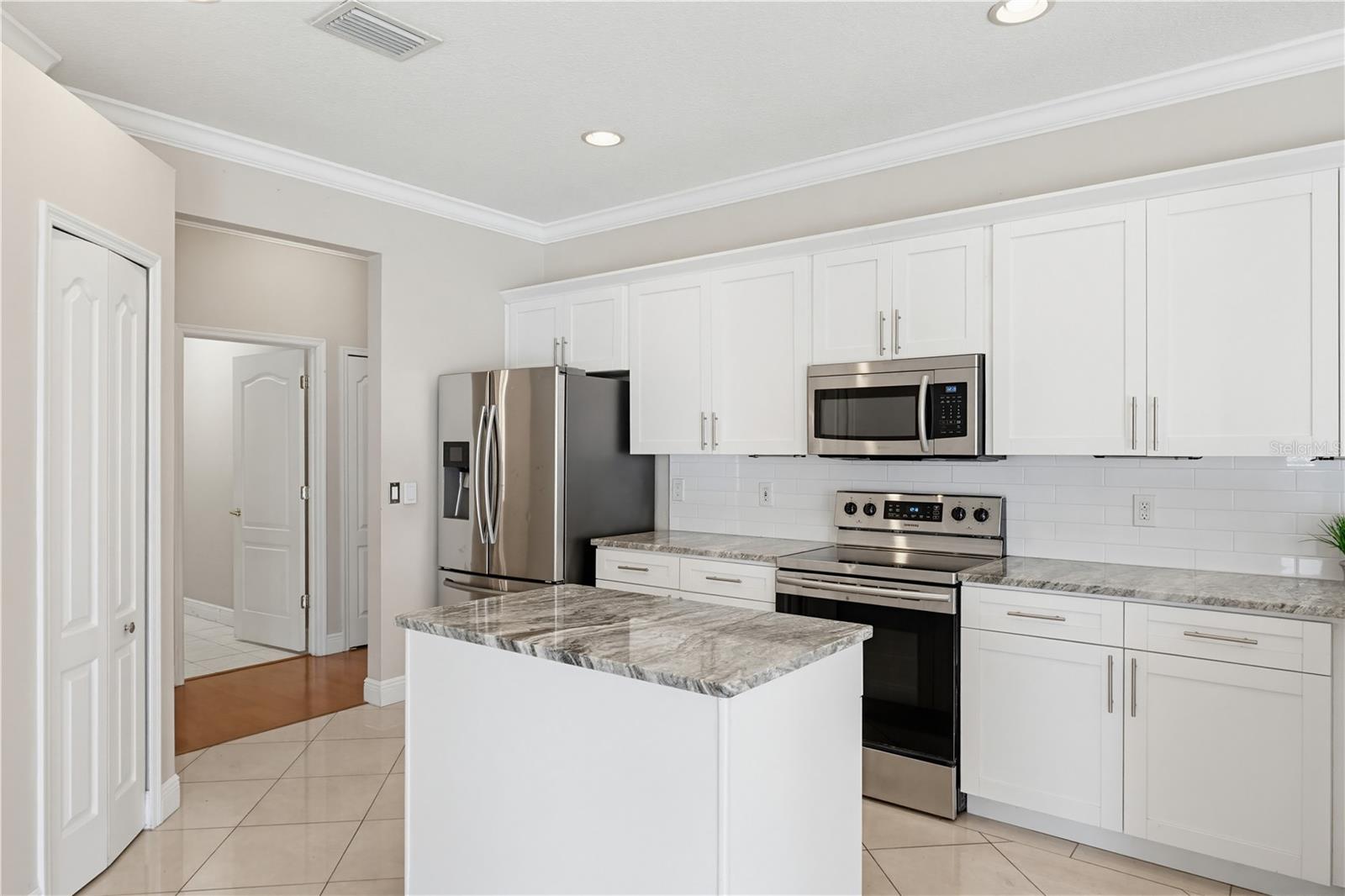 10115 KINGSBRIDGE AVE, TAMPA, FL, 33626
