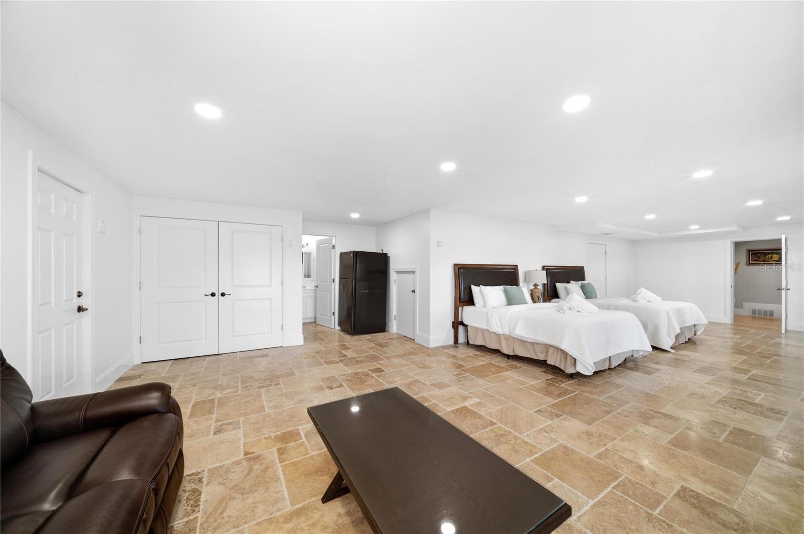 6438 HOLLYWOOD BLVD, SARASOTA, FL, 34231