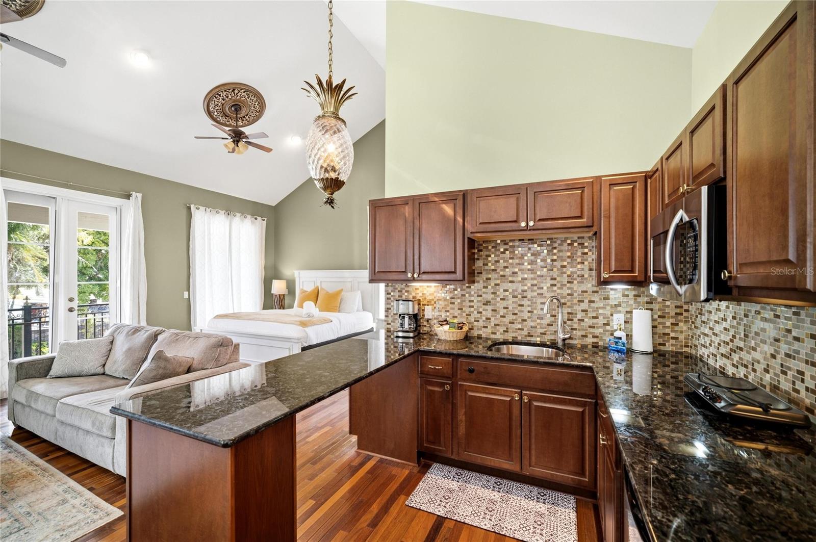 6438 HOLLYWOOD BLVD, SARASOTA, FL, 34231