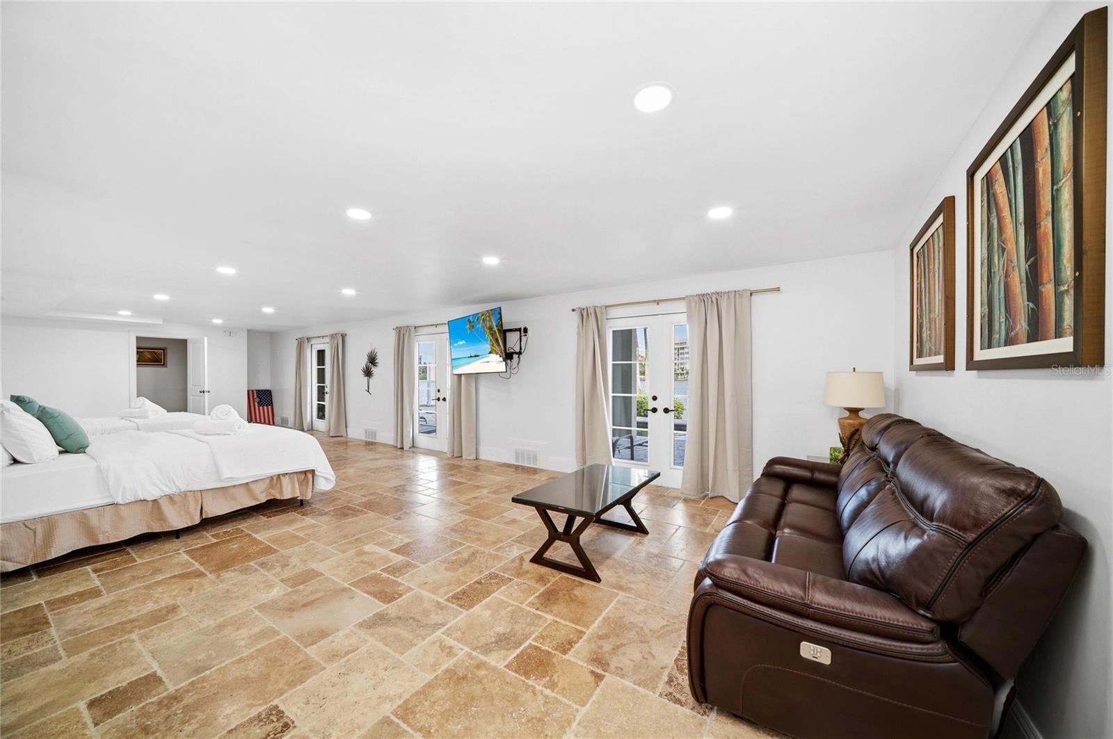 6438 HOLLYWOOD BLVD, SARASOTA, FL, 34231