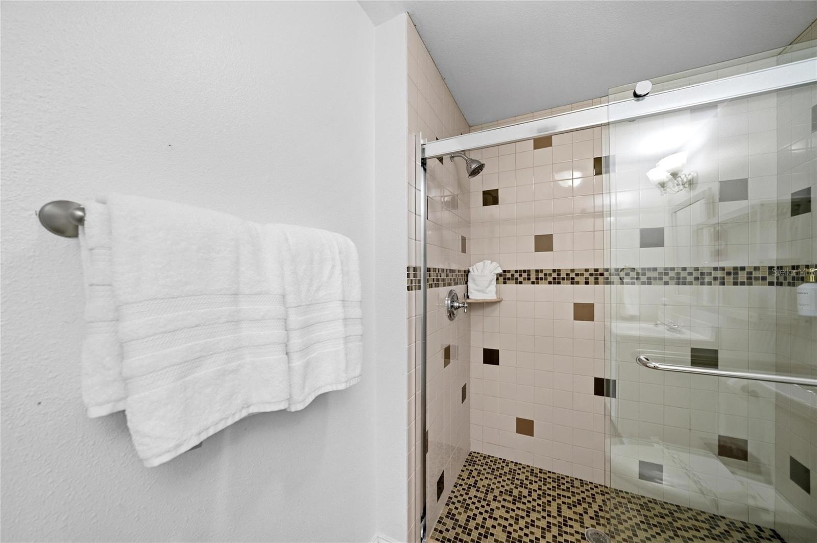 6438 HOLLYWOOD BLVD, SARASOTA, FL, 34231