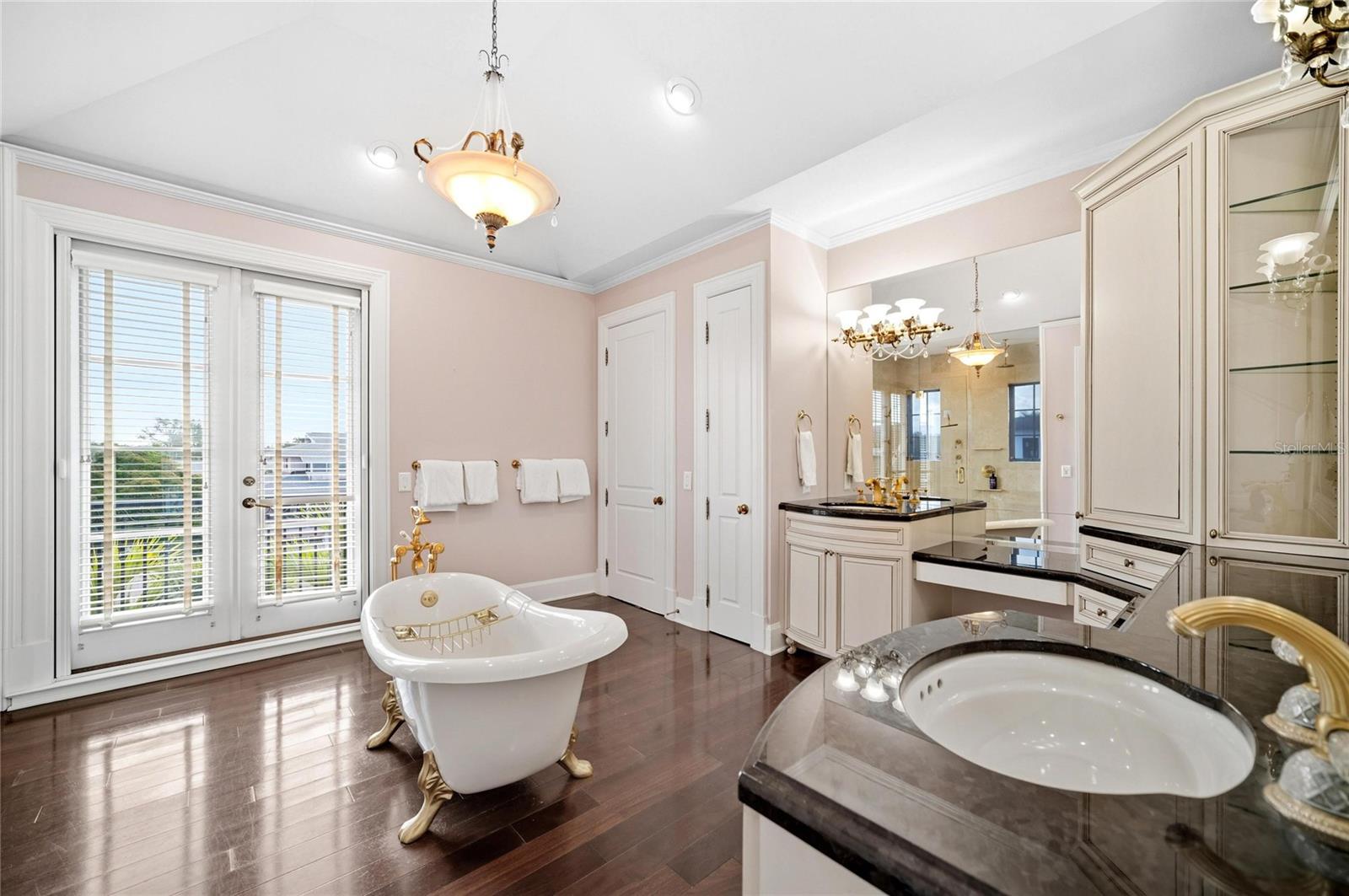 6438 HOLLYWOOD BLVD, SARASOTA, FL, 34231
