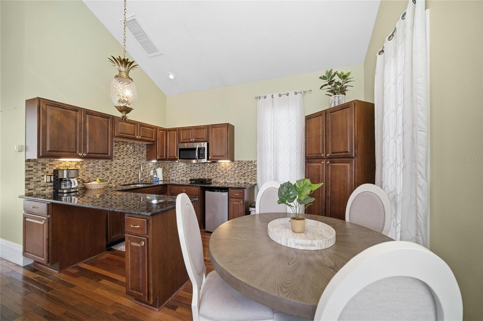 6438 HOLLYWOOD BLVD, SARASOTA, FL, 34231