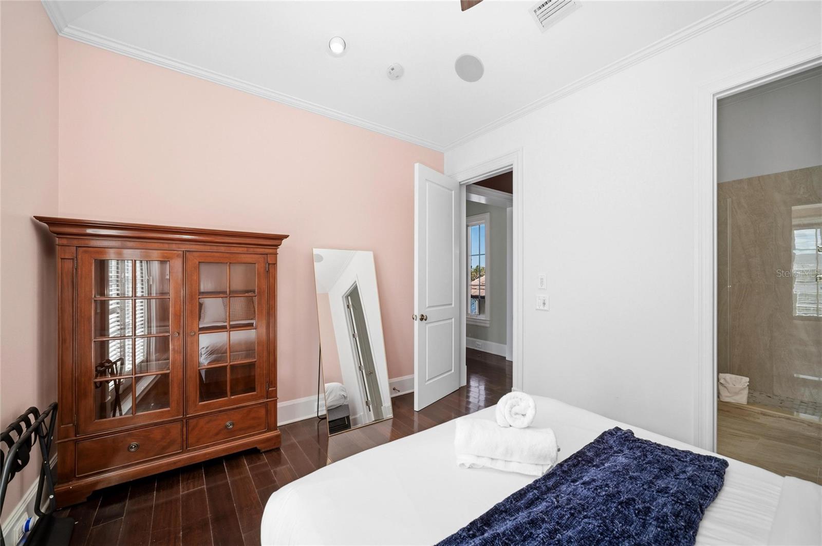6438 HOLLYWOOD BLVD, SARASOTA, FL, 34231
