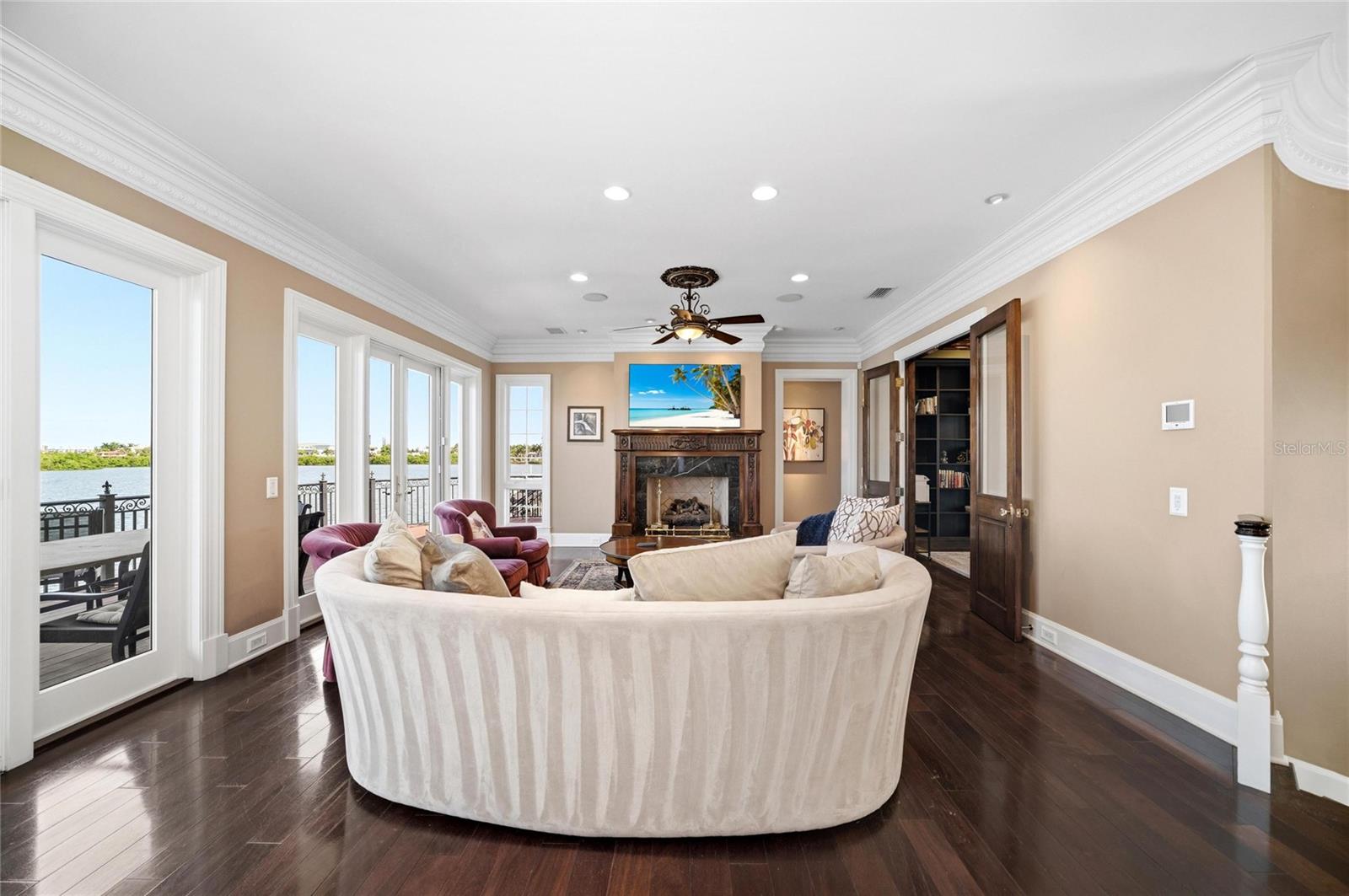6438 HOLLYWOOD BLVD, SARASOTA, FL, 34231