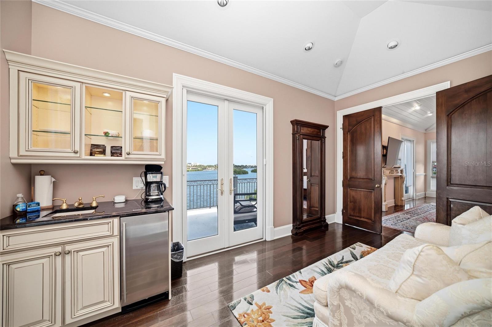6438 HOLLYWOOD BLVD, SARASOTA, FL, 34231