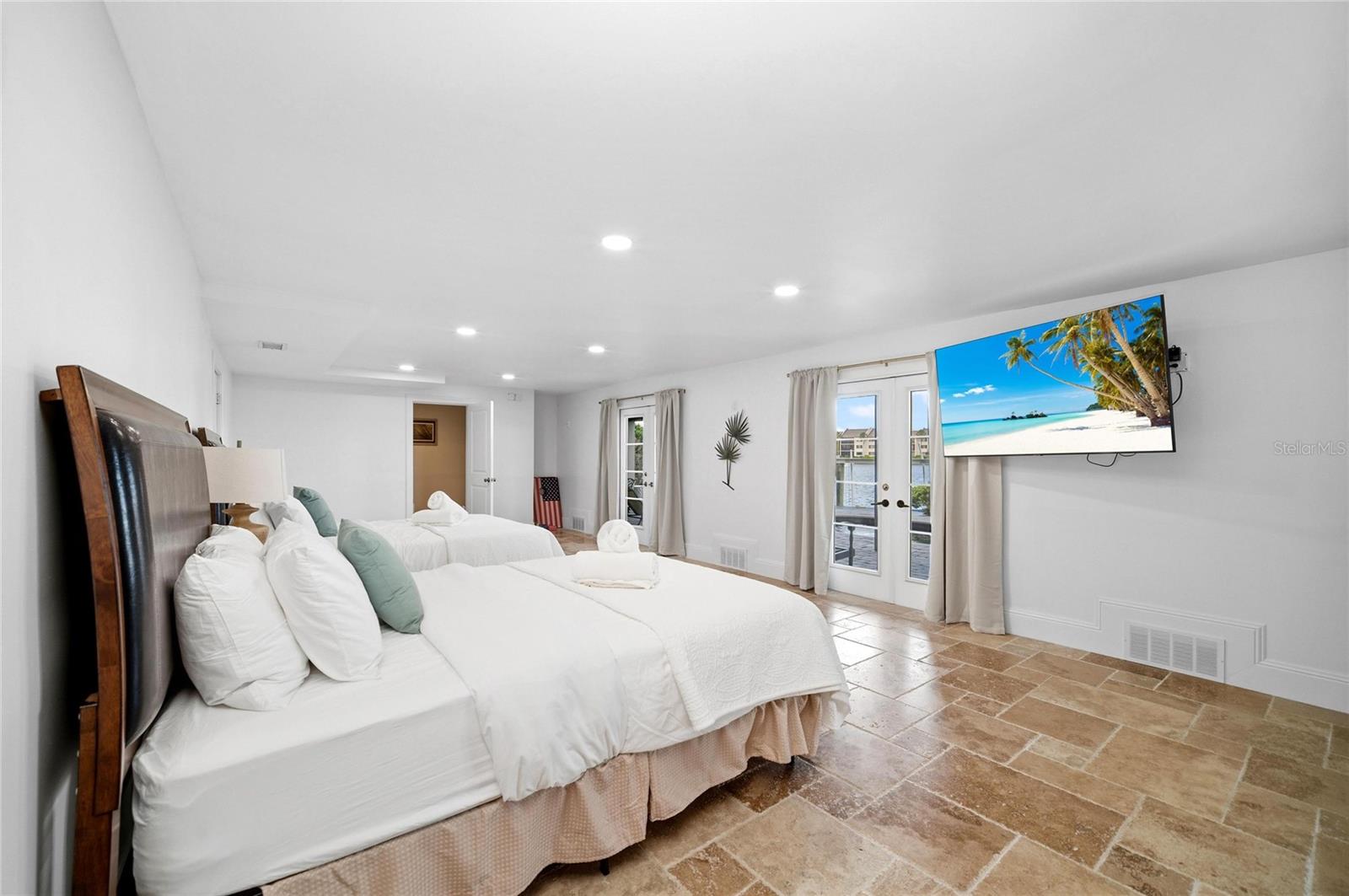 6438 HOLLYWOOD BLVD, SARASOTA, FL, 34231