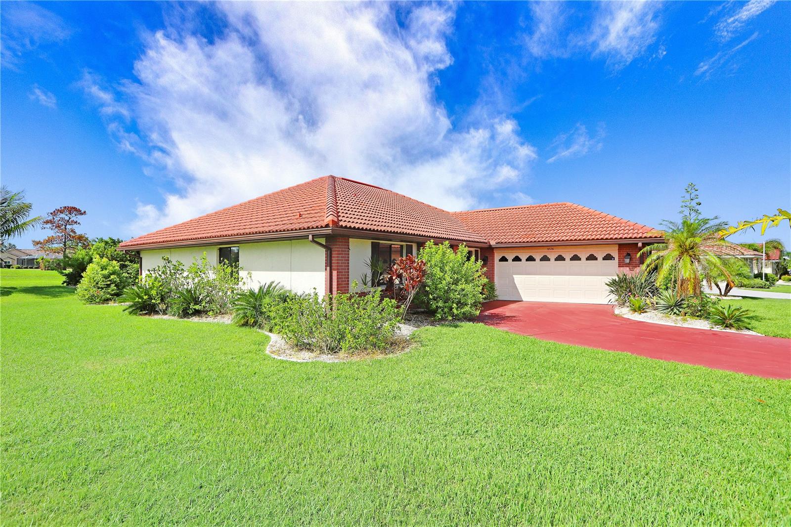 1826 WOLF LAUREL DR, SUN CITY CENTER, FL, 33573