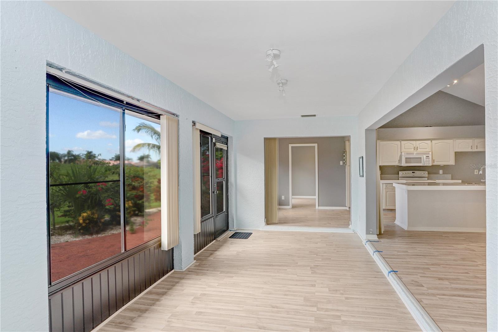 1826 WOLF LAUREL DR, SUN CITY CENTER, FL, 33573