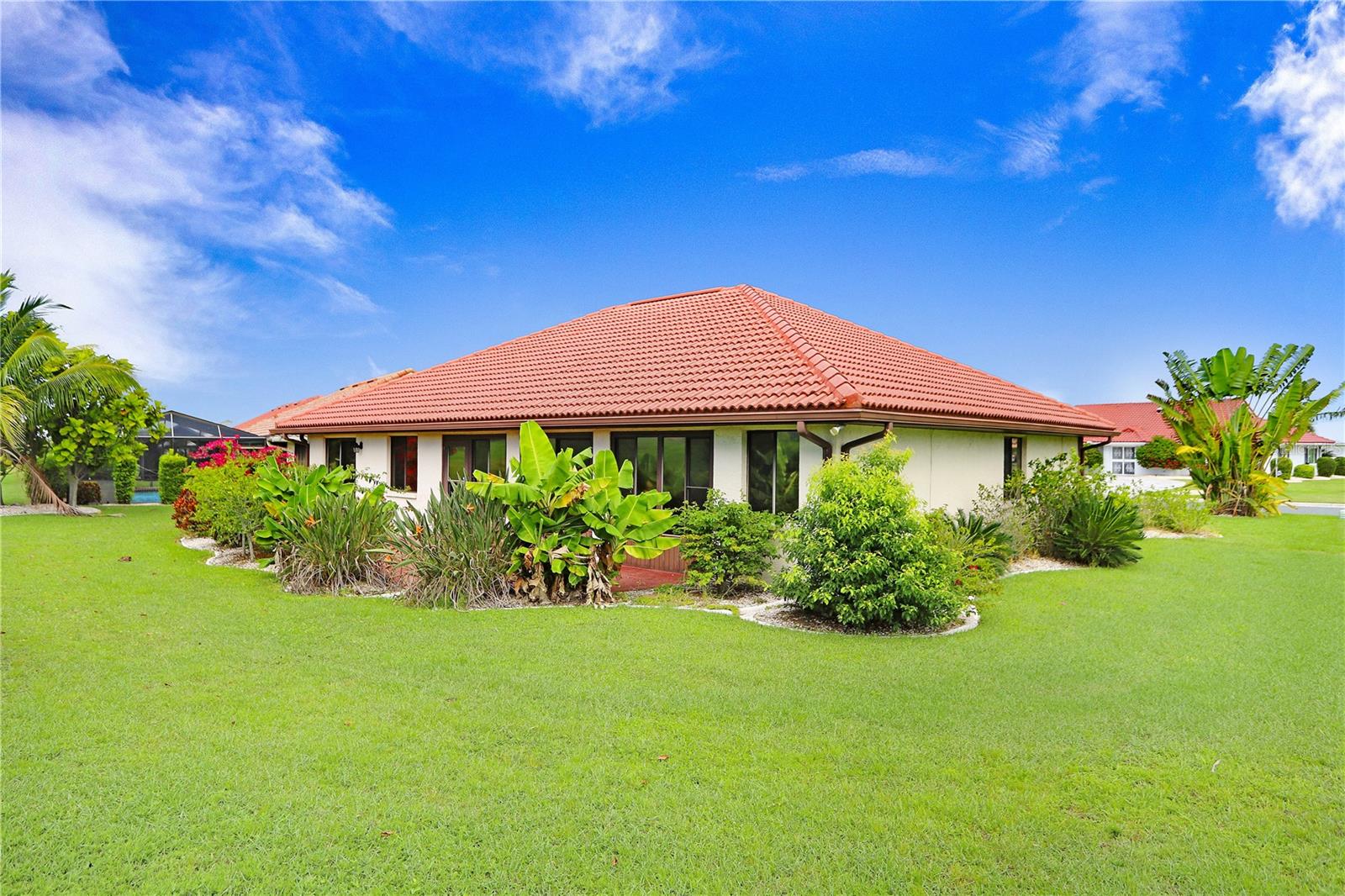 1826 WOLF LAUREL DR, SUN CITY CENTER, FL, 33573