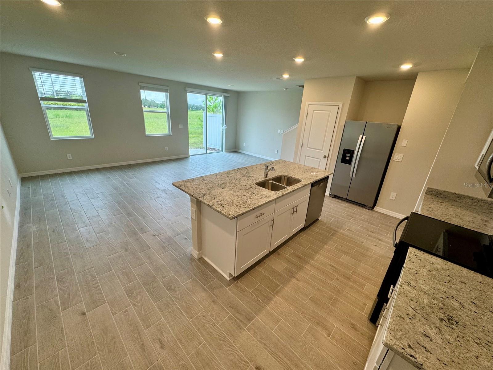 7618 MOMENTUM PKWY, WESLEY CHAPEL, FL, 33545