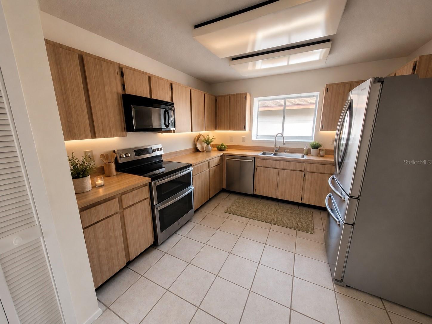 7125 SILVERMILL DR, TAMPA, FL, 33635