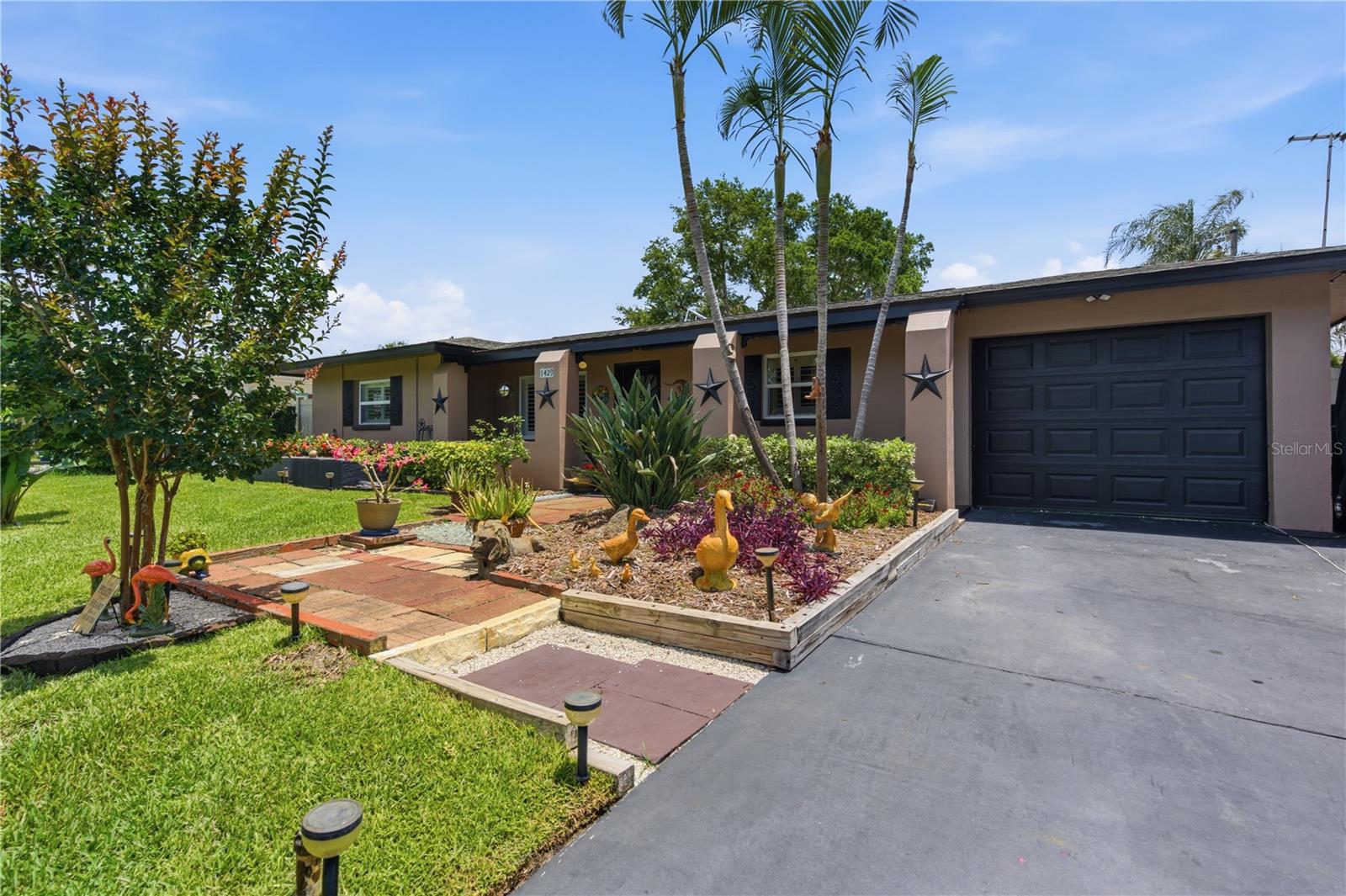 1429 SAN CHARLES DR, DUNEDIN, FL, 34698