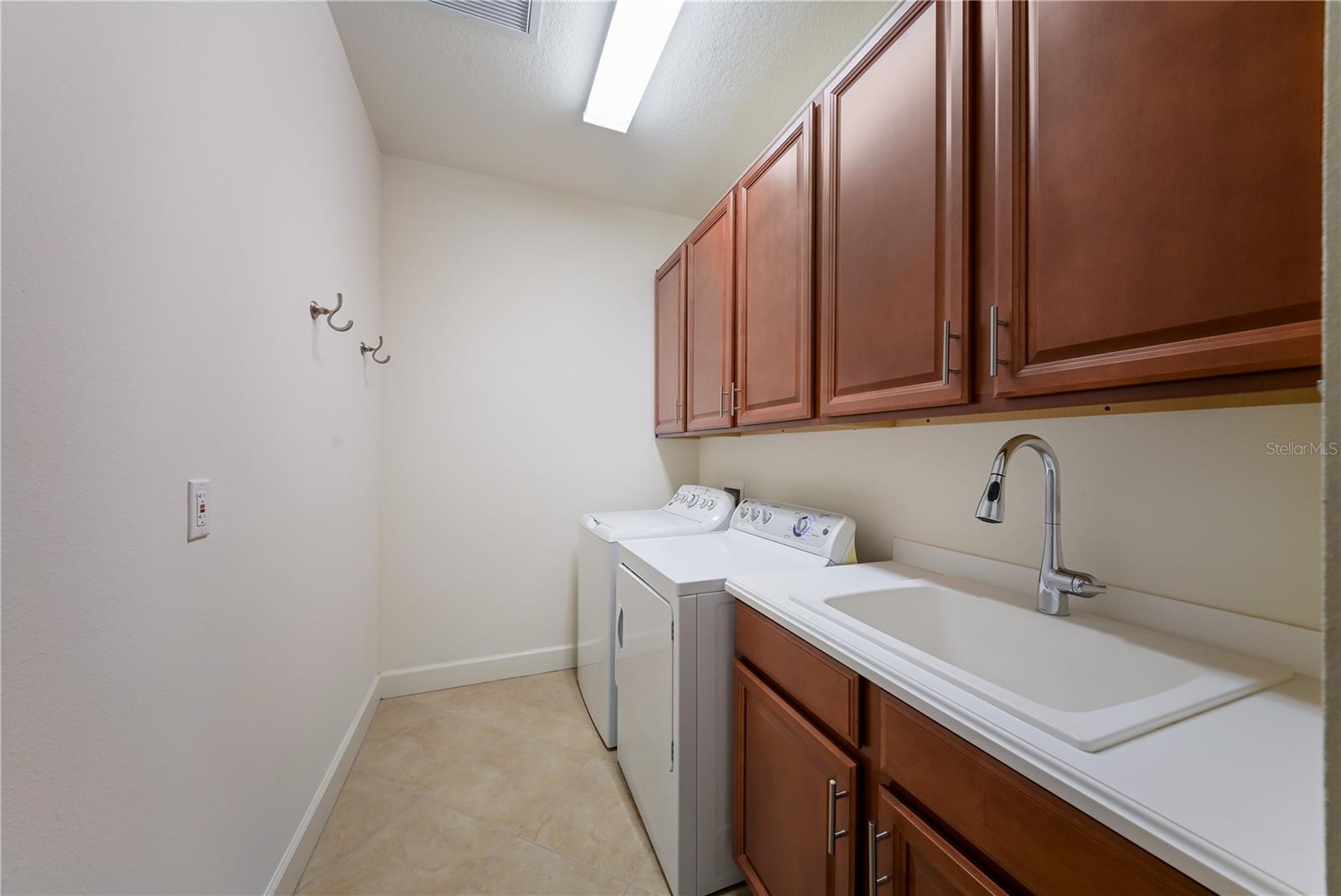 5811 CAVANO DR, SARASOTA, FL, 34231