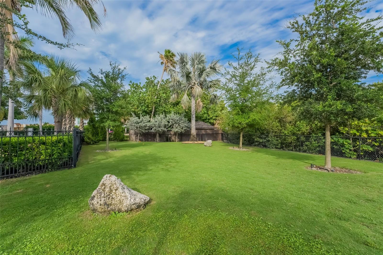 795 COLLANY RD #201, TIERRA VERDE, FL, 33715