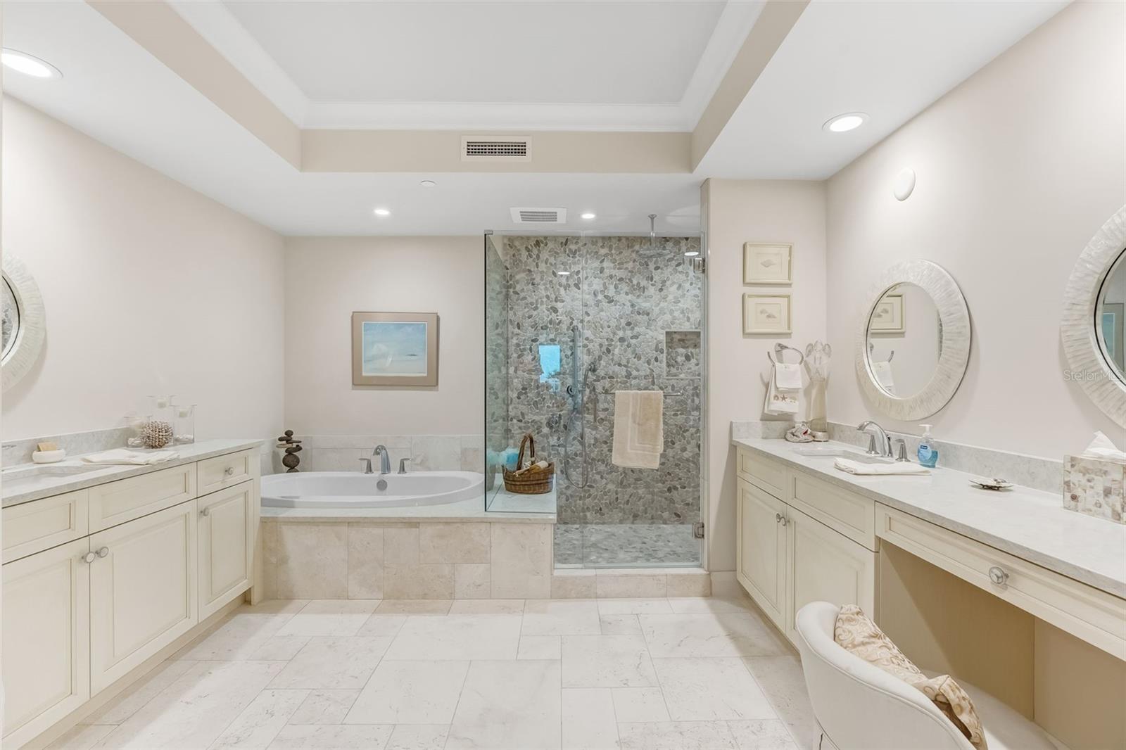 795 COLLANY RD #201, TIERRA VERDE, FL, 33715