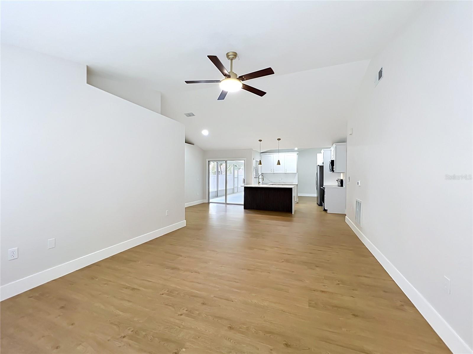 401 COUNTRY WOOD CIR, LAKE MARY, FL, 32746