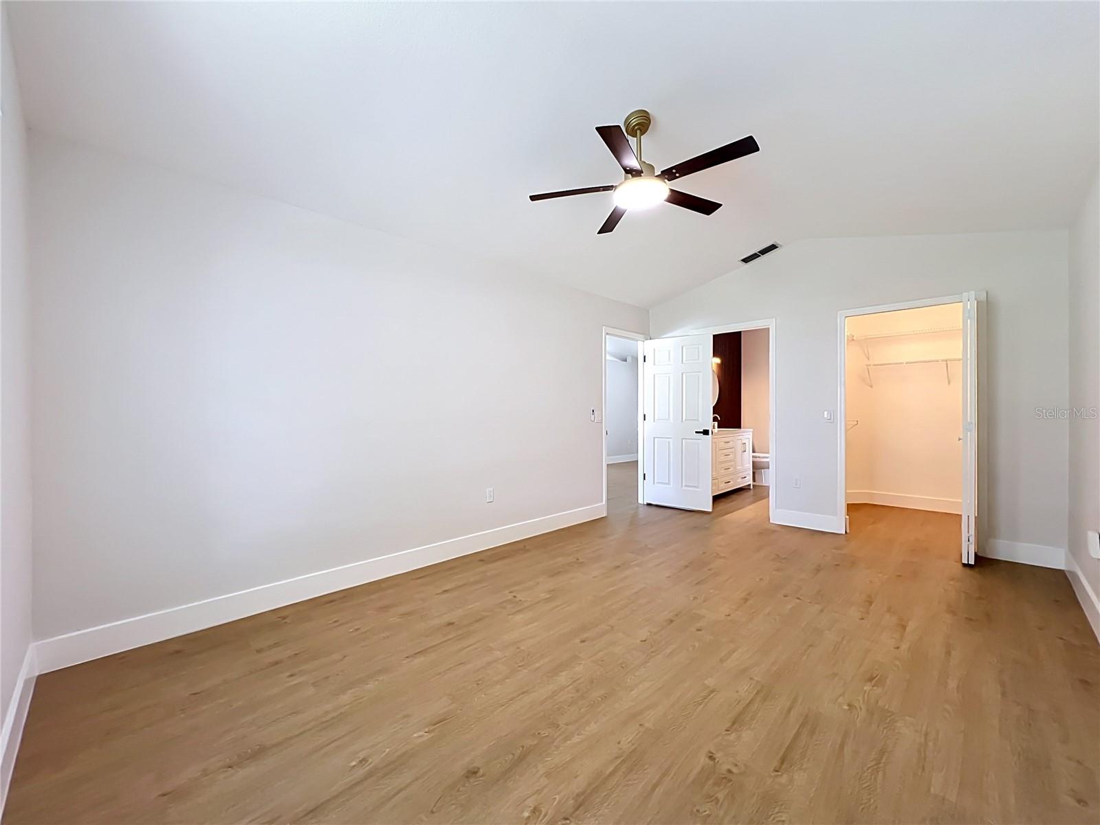 401 COUNTRY WOOD CIR, LAKE MARY, FL, 32746