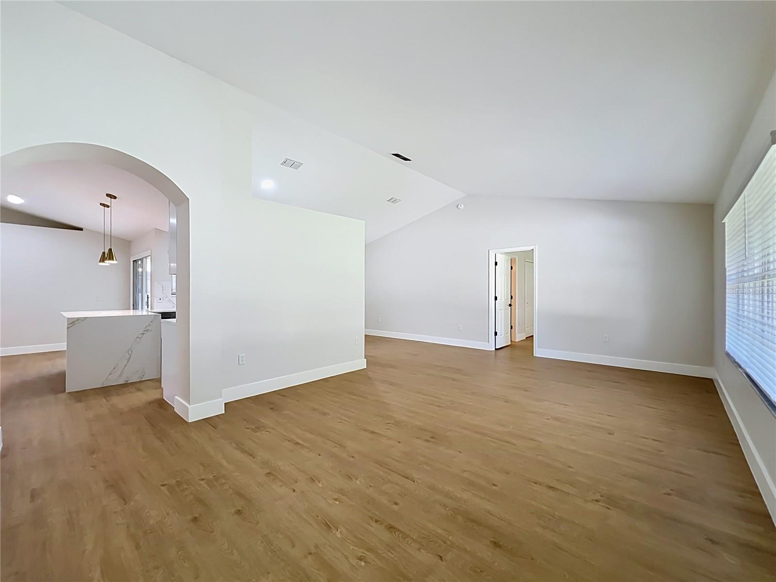 401 COUNTRY WOOD CIR, LAKE MARY, FL, 32746