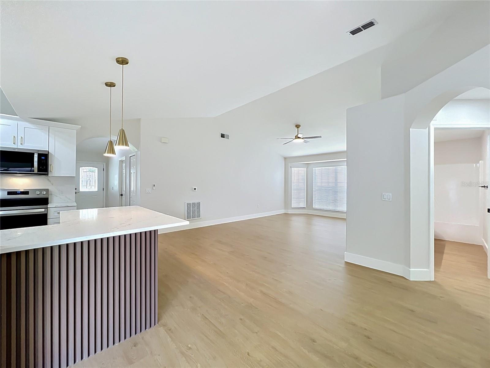 401 COUNTRY WOOD CIR, LAKE MARY, FL, 32746