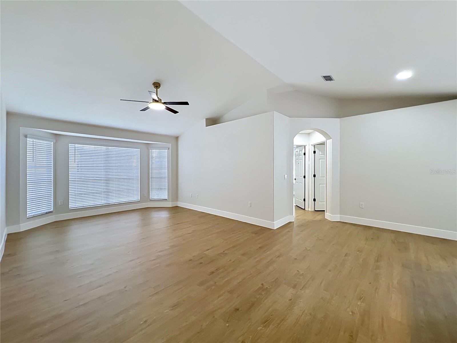 401 COUNTRY WOOD CIR, LAKE MARY, FL, 32746