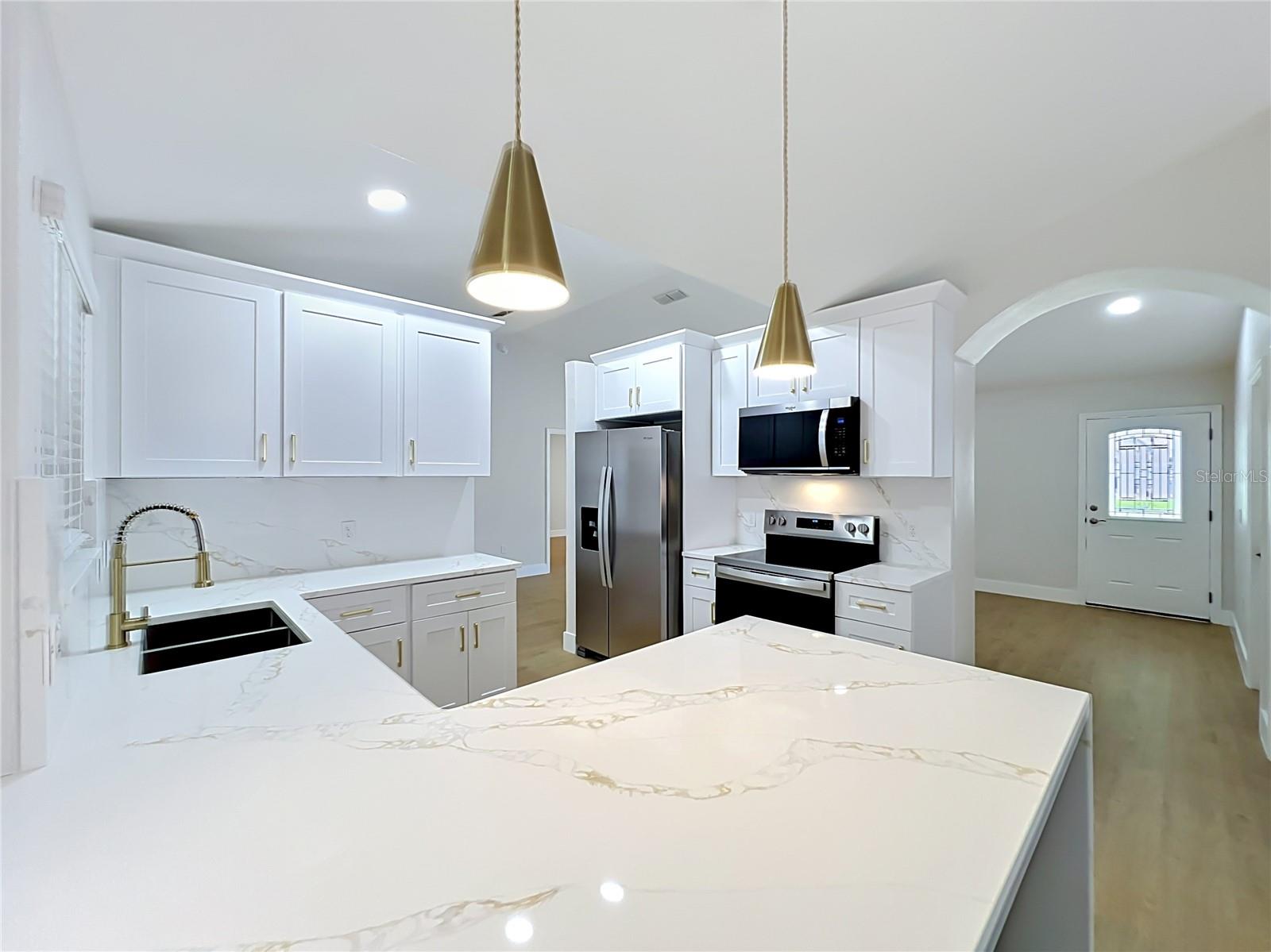 401 COUNTRY WOOD CIR, LAKE MARY, FL, 32746