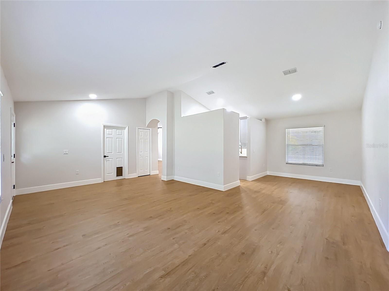 401 COUNTRY WOOD CIR, LAKE MARY, FL, 32746