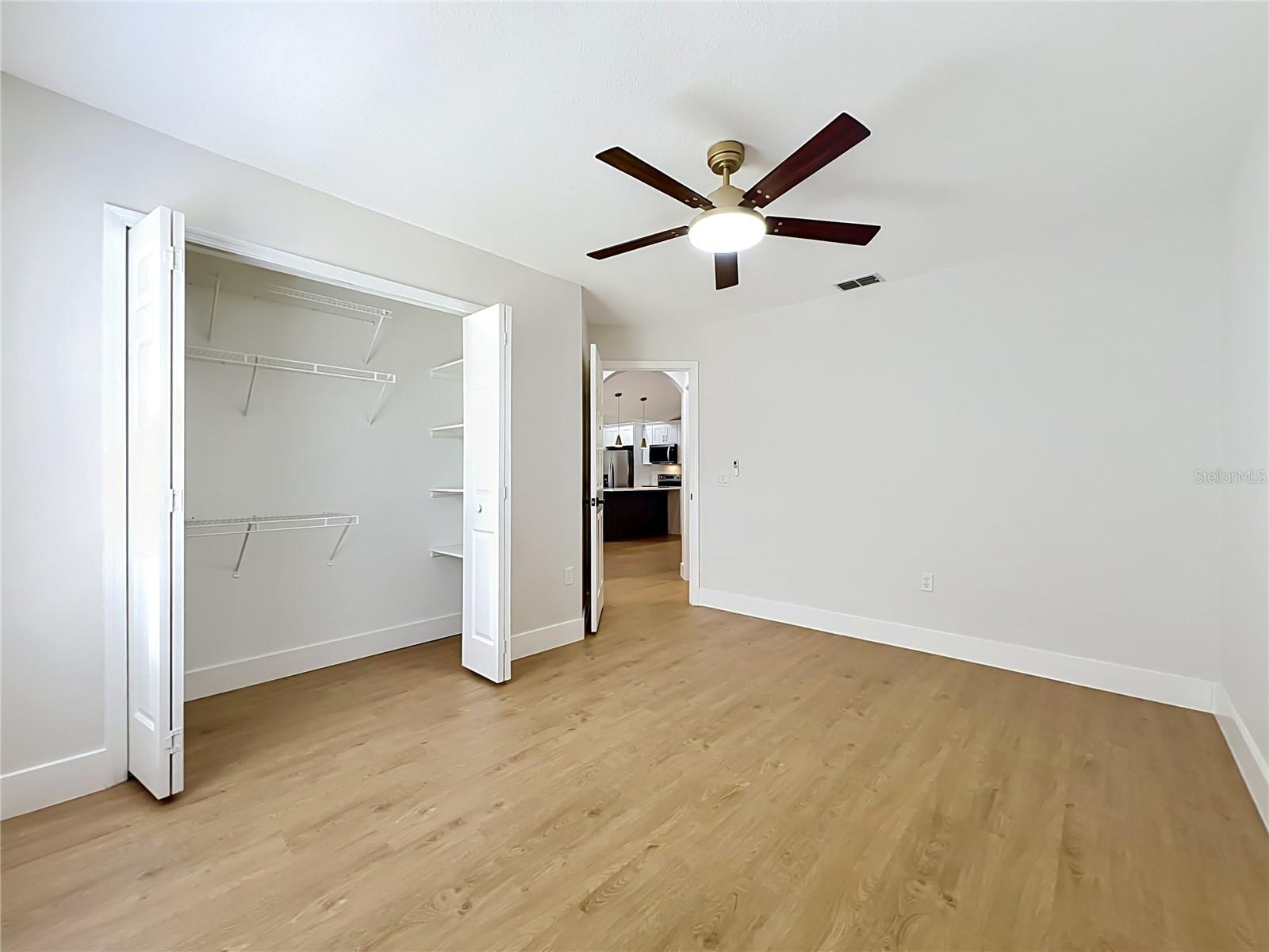 401 COUNTRY WOOD CIR, LAKE MARY, FL, 32746