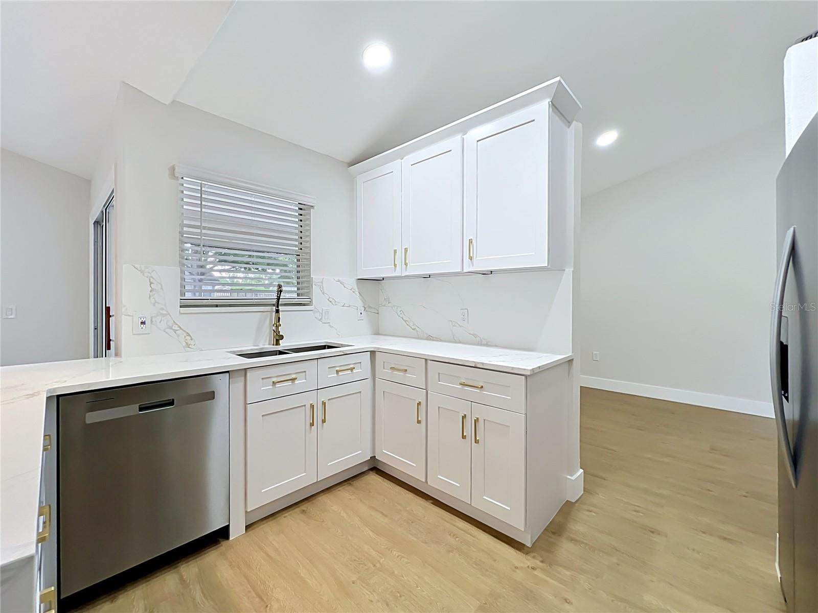 401 COUNTRY WOOD CIR, LAKE MARY, FL, 32746