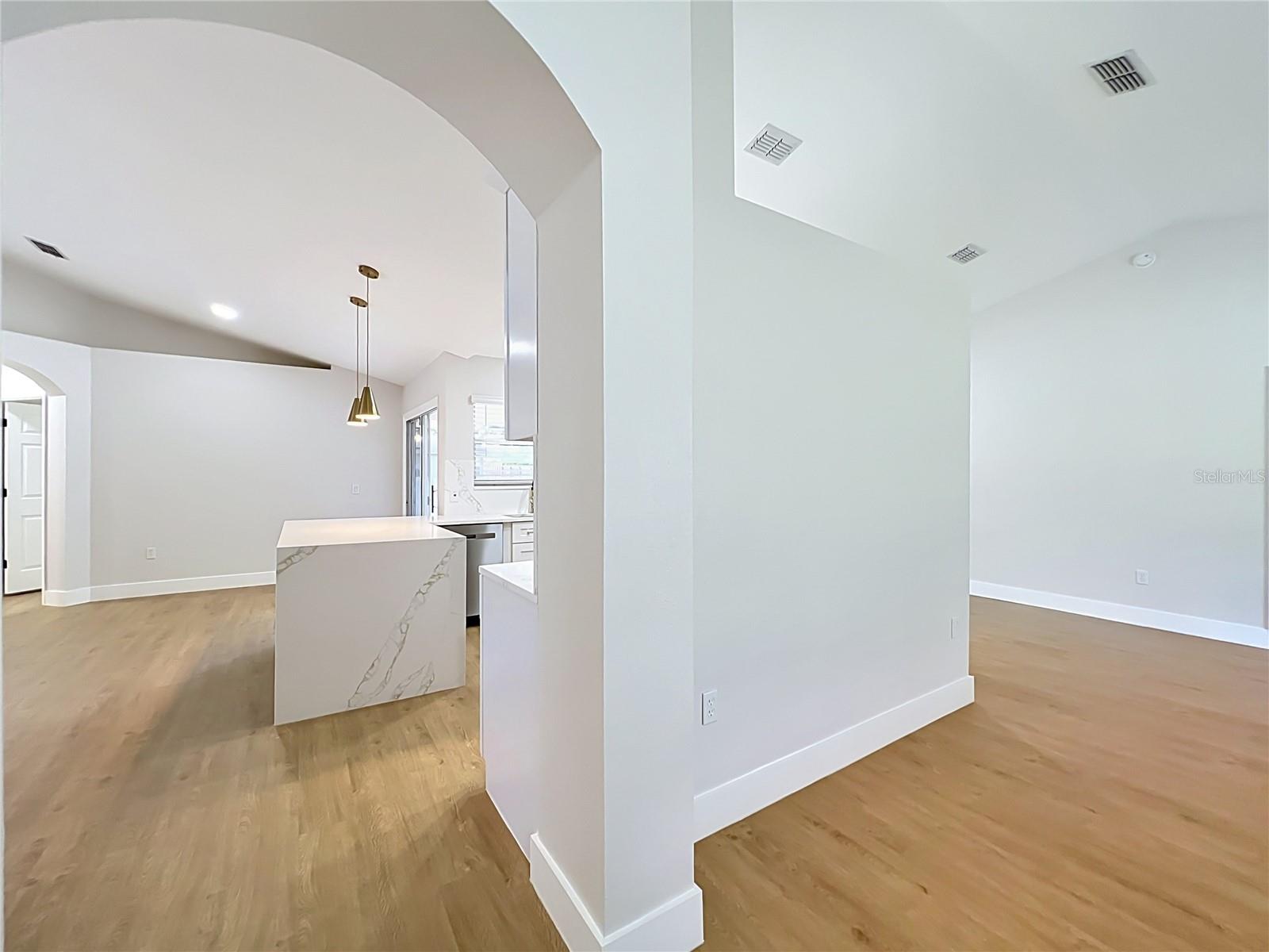 401 COUNTRY WOOD CIR, LAKE MARY, FL, 32746