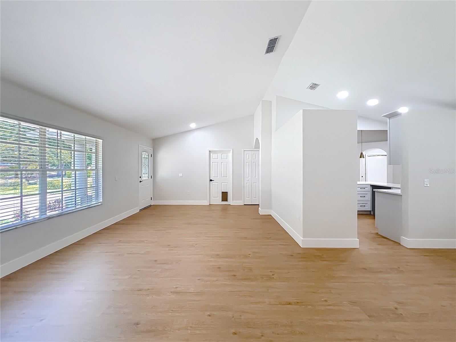 401 COUNTRY WOOD CIR, LAKE MARY, FL, 32746