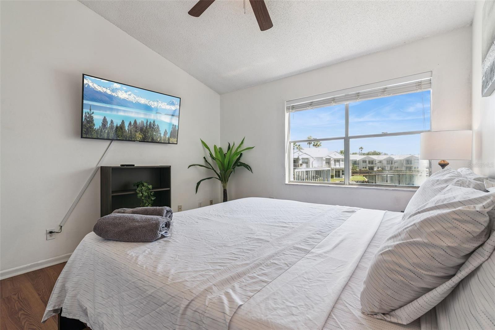 2564 WOODGATE BLVD #204, ORLANDO, FL, 32822