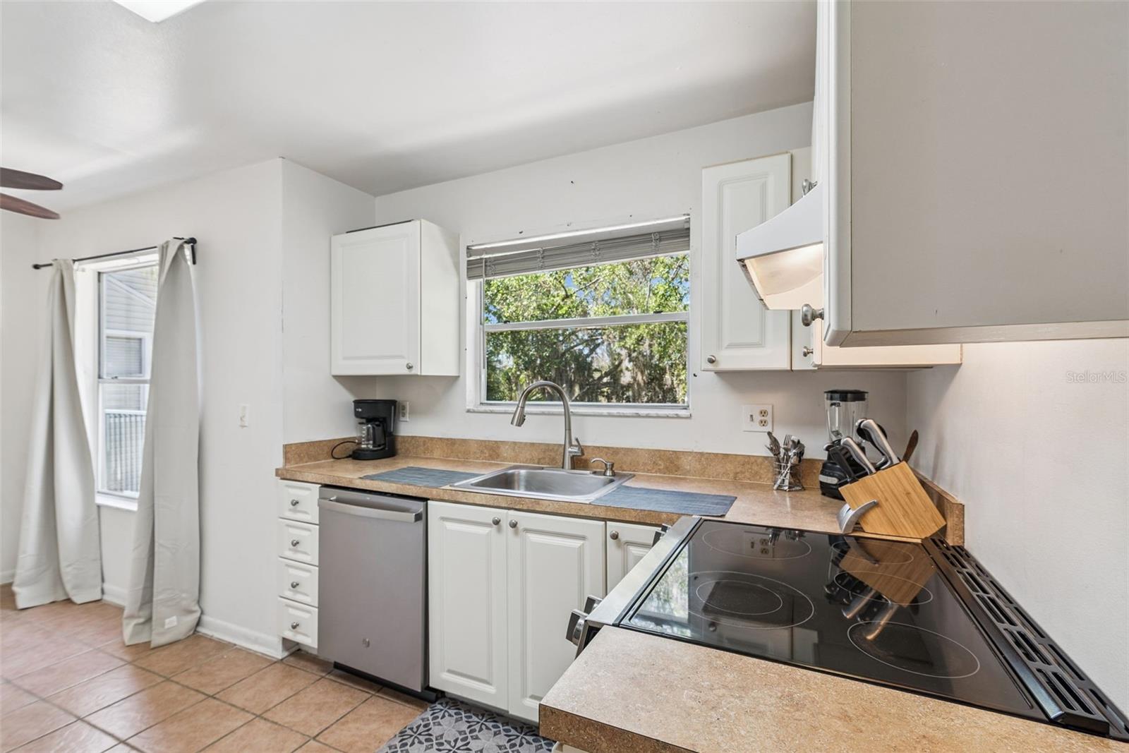2564 WOODGATE BLVD #204, ORLANDO, FL, 32822