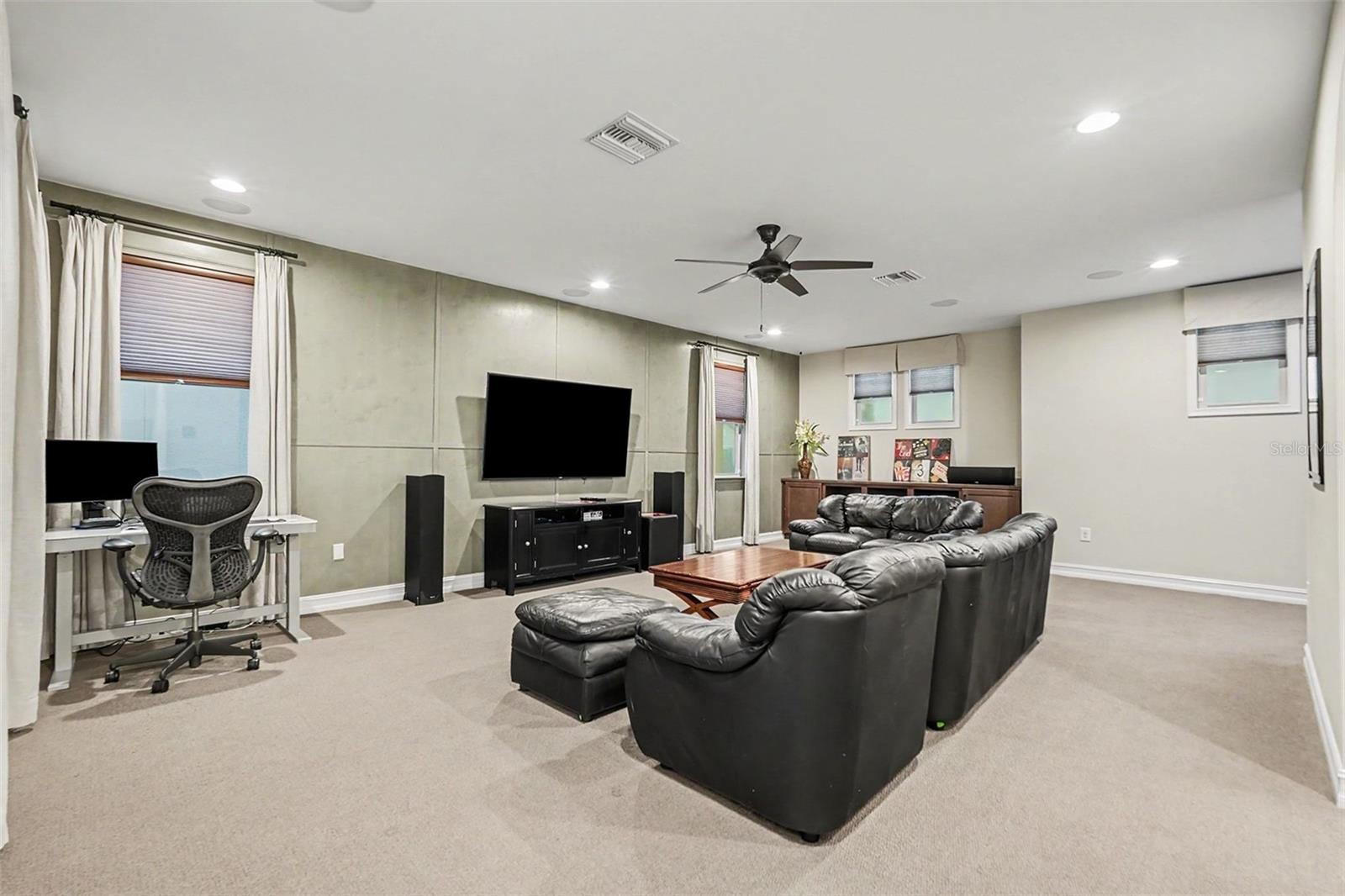 18213 PINE HAMMOCK BLVD, LUTZ, FL, 33548