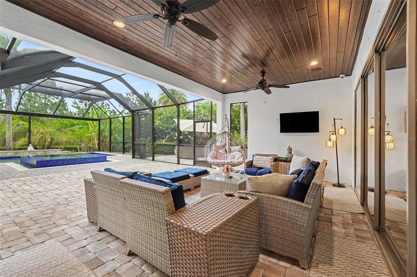 18213 PINE HAMMOCK BLVD, LUTZ, FL, 33548