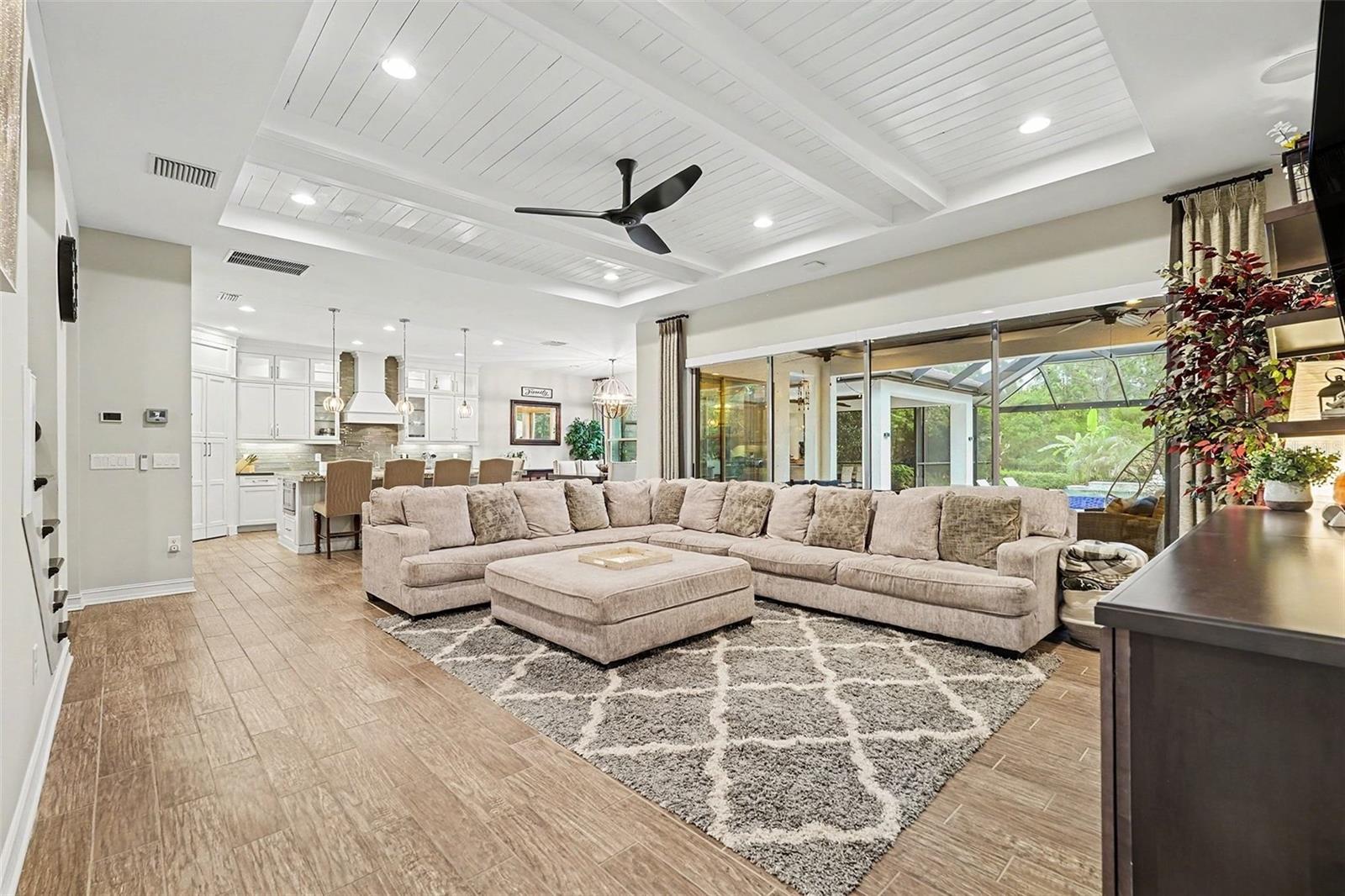 18213 PINE HAMMOCK BLVD, LUTZ, FL, 33548
