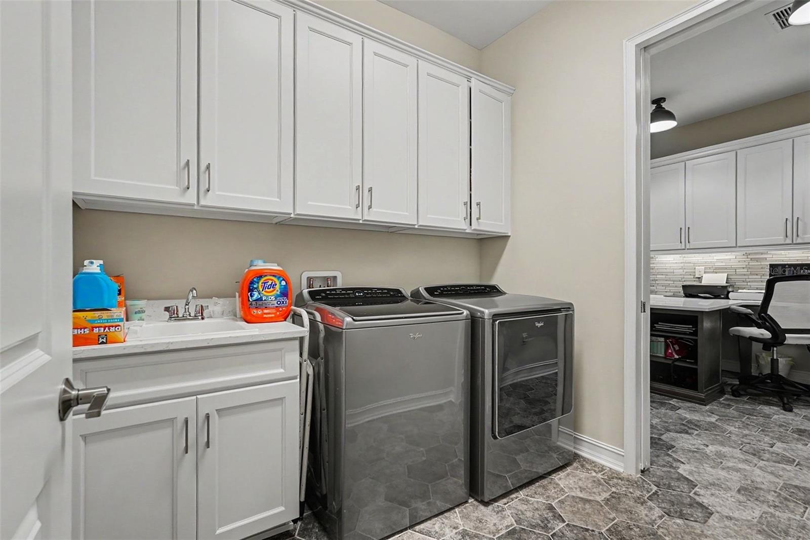18213 PINE HAMMOCK BLVD, LUTZ, FL, 33548