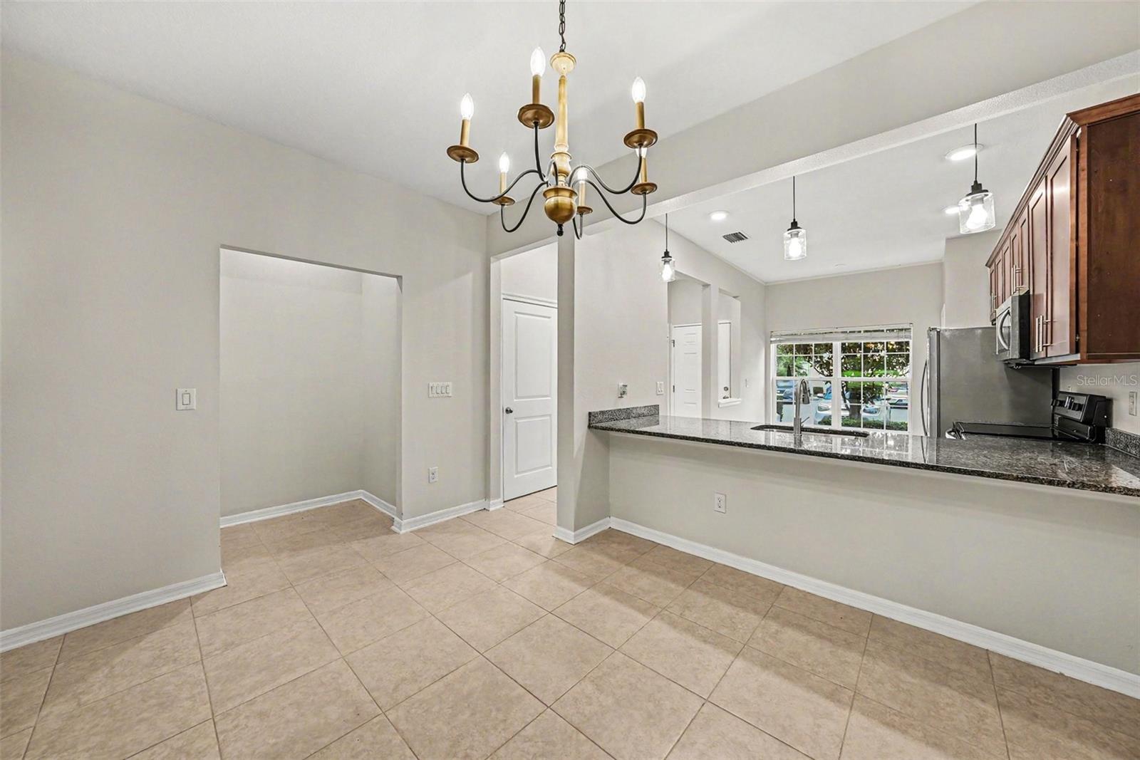 1124 HILLHURST DR, WESLEY CHAPEL, FL, 33543