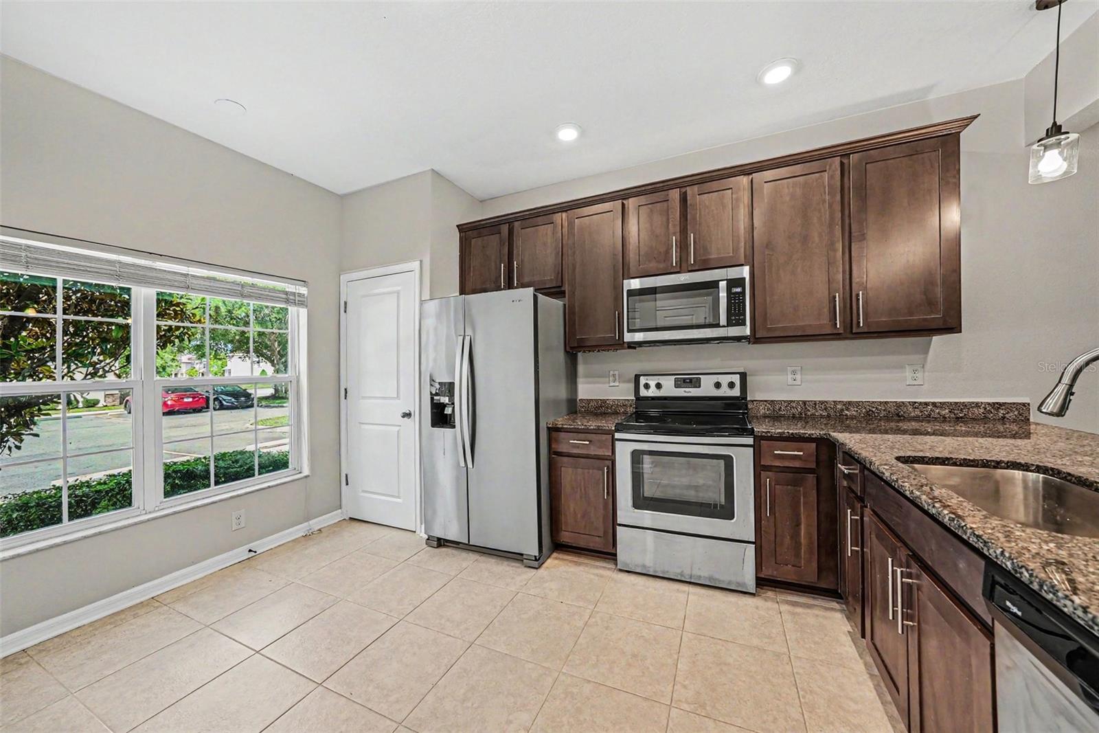 1124 HILLHURST DR, WESLEY CHAPEL, FL, 33543