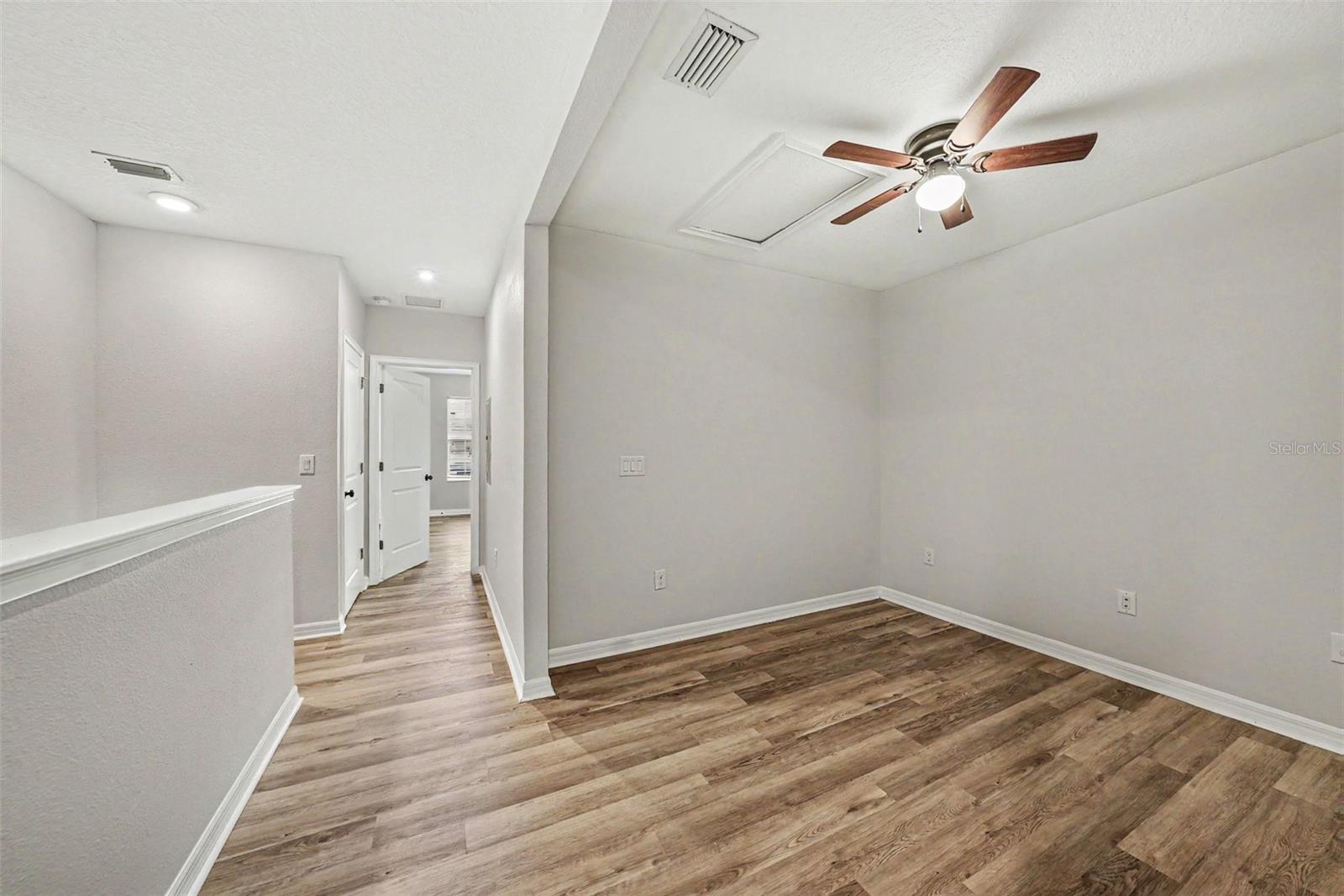 1124 HILLHURST DR, WESLEY CHAPEL, FL, 33543