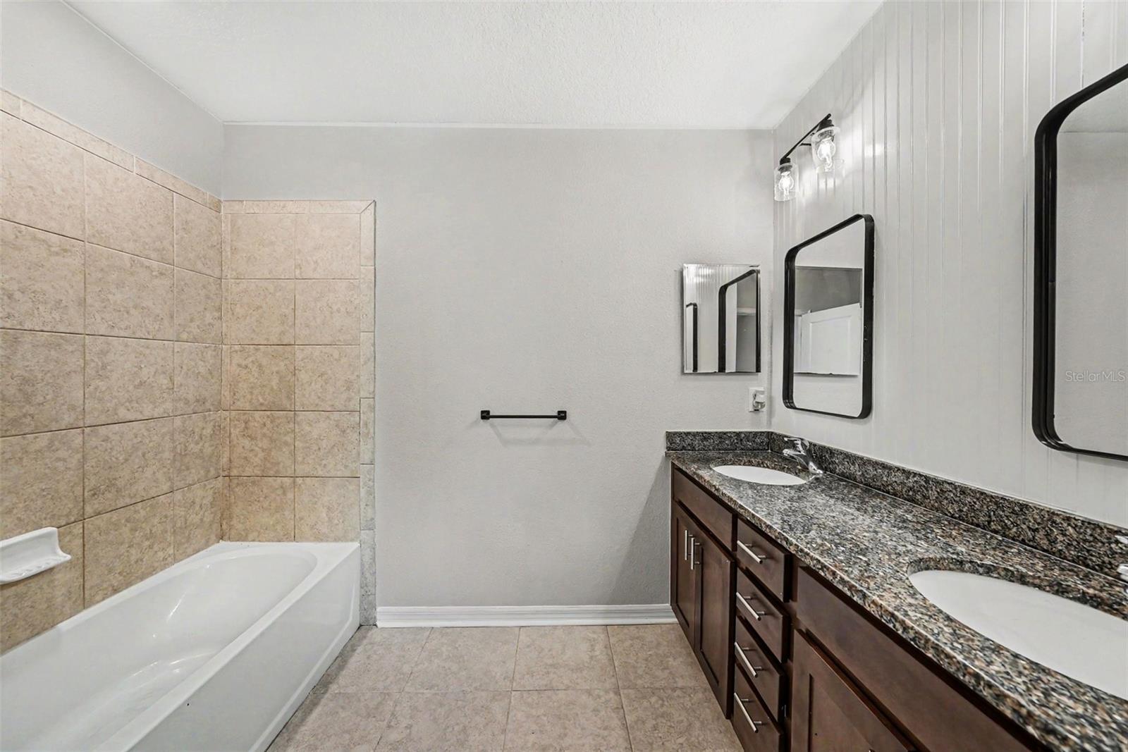 1124 HILLHURST DR, WESLEY CHAPEL, FL, 33543