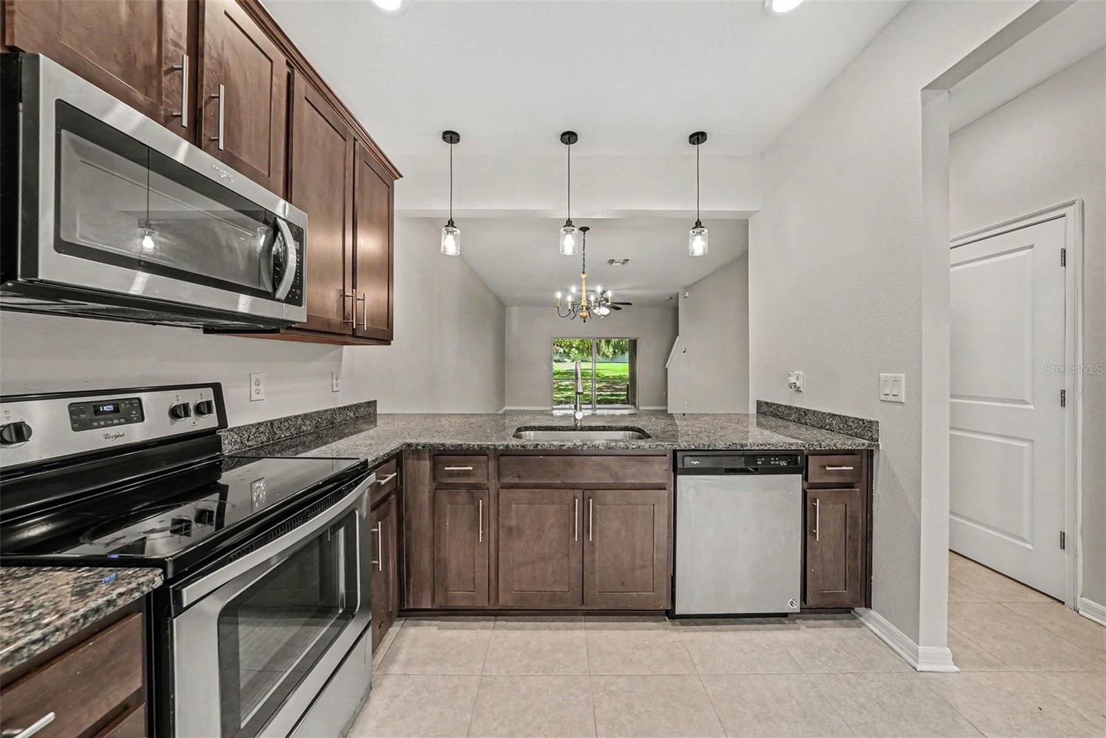 1124 HILLHURST DR, WESLEY CHAPEL, FL, 33543