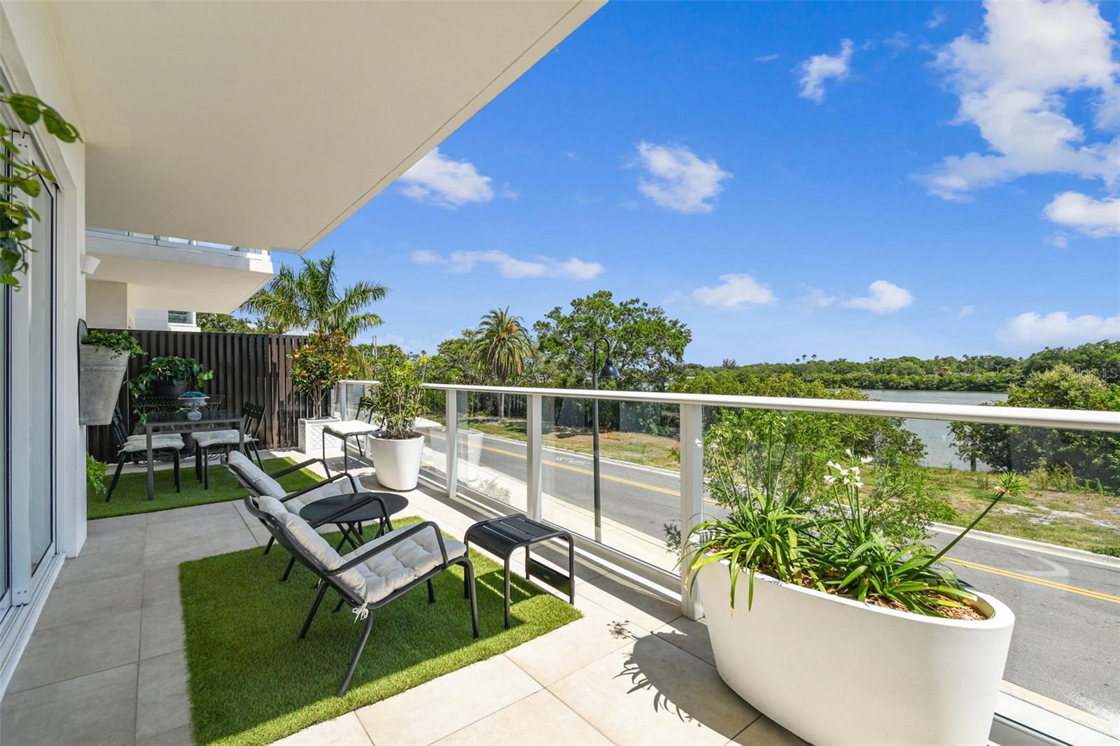 1020 SUNSET POINT RD #111, CLEARWATER, FL, 33755