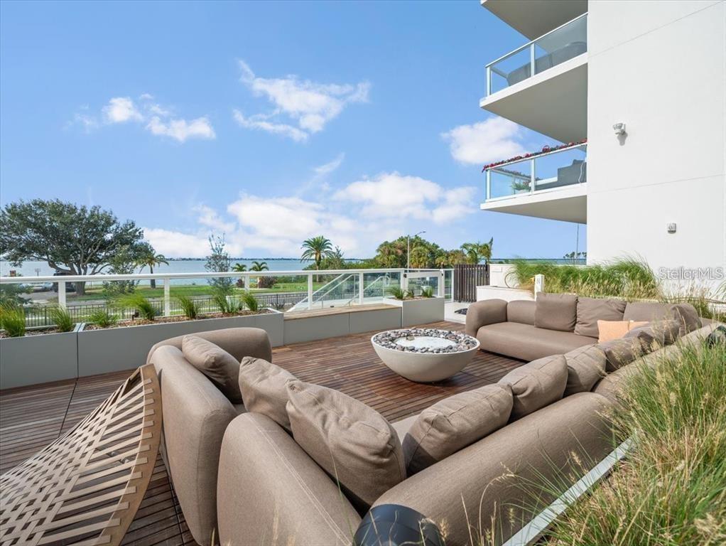1020 SUNSET POINT RD #111, CLEARWATER, FL, 33755