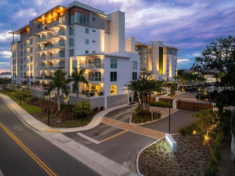 1020 SUNSET POINT RD #111, CLEARWATER, FL, 33755