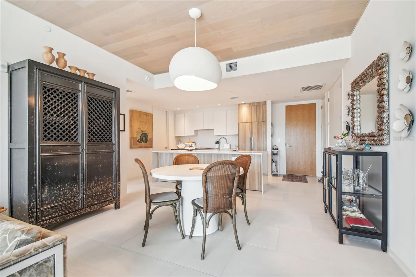 1020 SUNSET POINT RD #111, CLEARWATER, FL, 33755