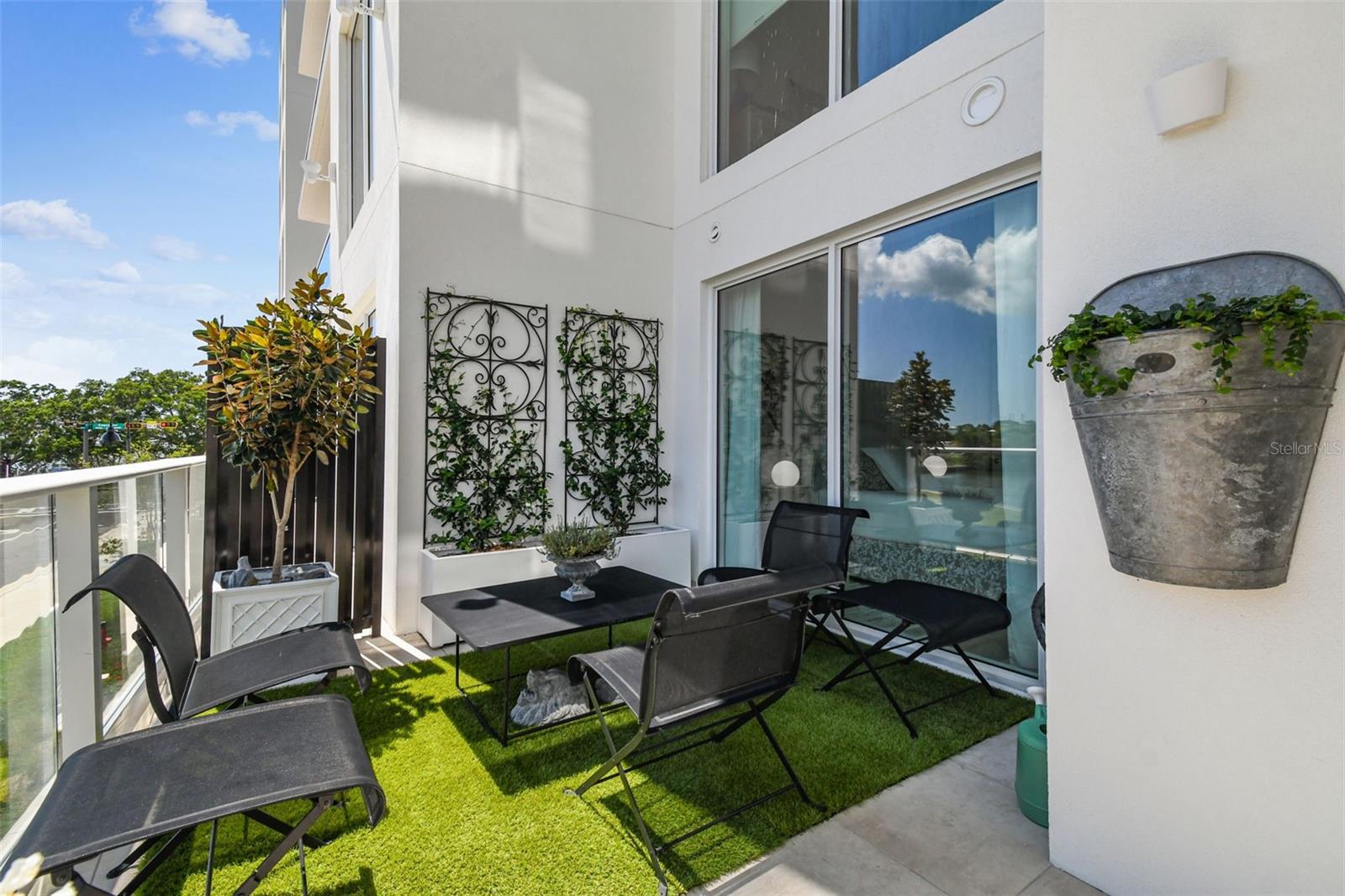 1020 SUNSET POINT RD #111, CLEARWATER, FL, 33755